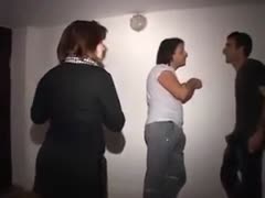 Neugierige Nachbarin will immer alles Wissen Neugierige Nachbarin will immer alles Wissen