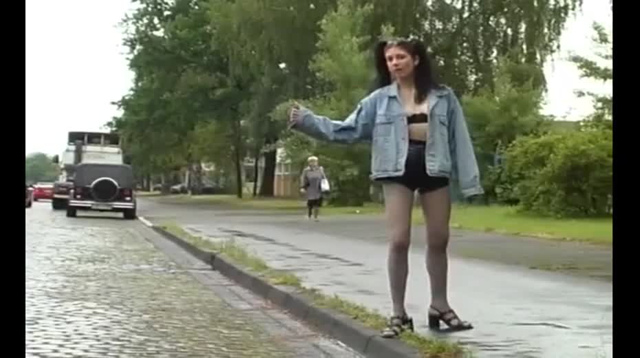 Anhalterin zum Bumsen mitgenommen