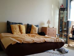 Luder findet das Sofa perfekt zum bumsen